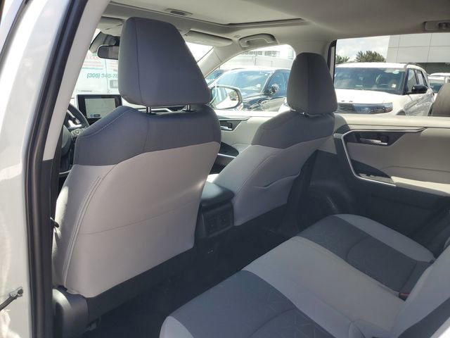 Used 2025 Toyota RAV4 XLE w/ Convenience Package FWD image 17
