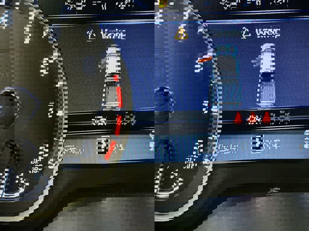 Used 2024 Nissan Titan SV w/ SV Convenience Package image 23