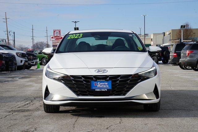 Used 2023 Hyundai Elantra Limited image 2