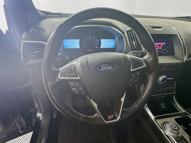 Certified 2019 Ford Edge ST w/ Cold Weather Package AWD/4WD image 17