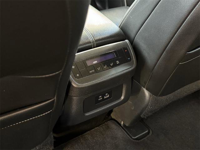 Used 2022 Nissan Pathfinder SL image 17