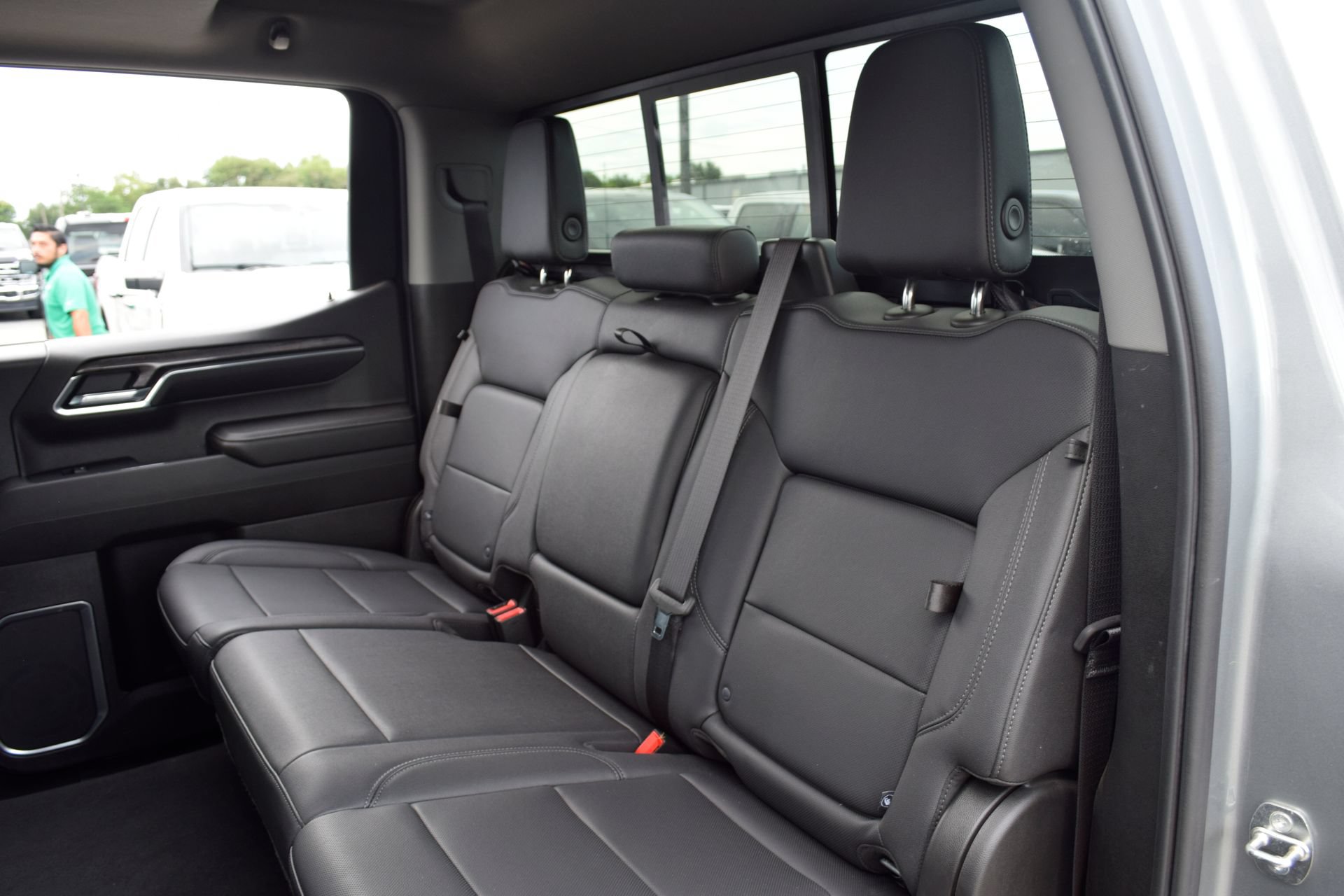 Used 2023 Chevrolet Silverado 1500 LTZ w/ LTZ Premium Package AWD/4WD image 18