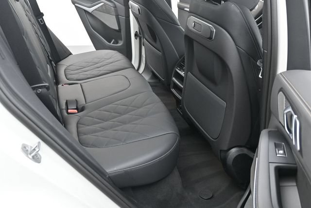 Used 2025 BMW X5 xDrive50e AWD/4WD image 31