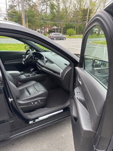 Used 2024 Cadillac XT4 Premium Luxury AWD/4WD image 18