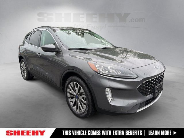 Certified 2022 Ford Escape Titanium w/ Class II Trailer Tow Package AWD/4WD image 1