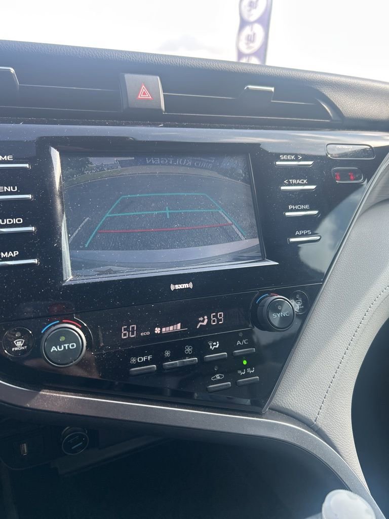 Used 2020 Toyota Camry SE image 7