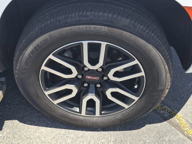 Used 2023 GMC Yukon XL AT4 AWD/4WD image 21
