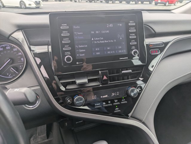 Used 2024 Toyota Camry SE image 19