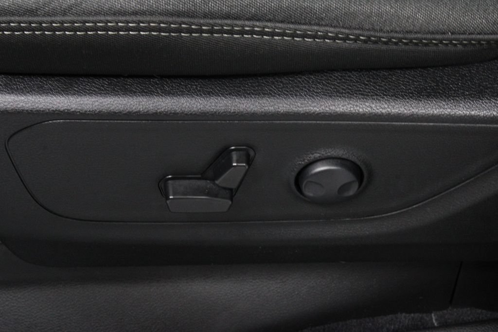 Used 2025 RAM 1500 Big Horn AWD/4WD image 23