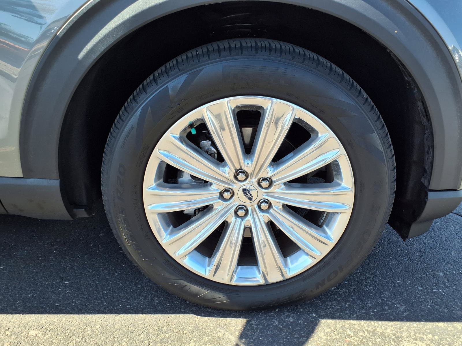 Certified 2022 Ford Explorer Limited w/ Limited Technology Package RWD image 9