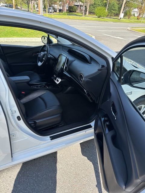 Used 2018 Toyota Prius Prime Premium FWD image 18