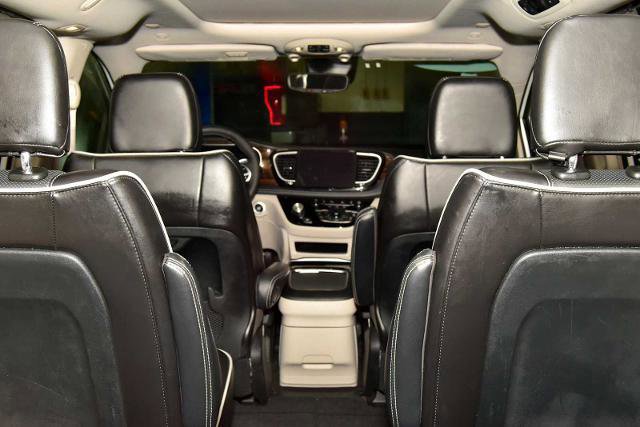 Used 2023 Chrysler Pacifica Limited image 11