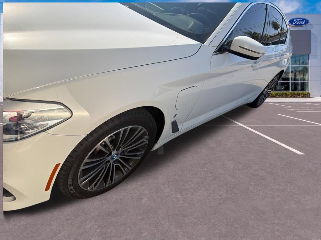 Used 2019 BMW 530e w/ Convenience Package RWD image 8