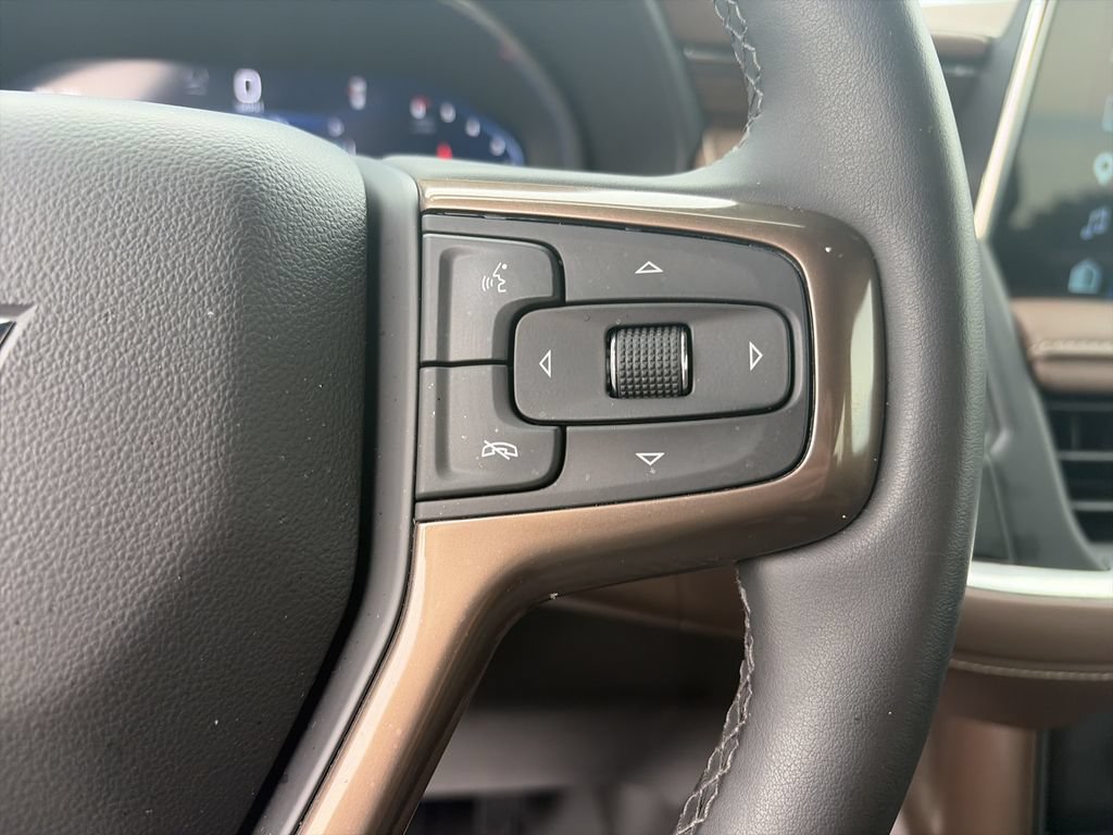 Used 2023 Chevrolet Tahoe High Country w/ Premium Package RWD image 23