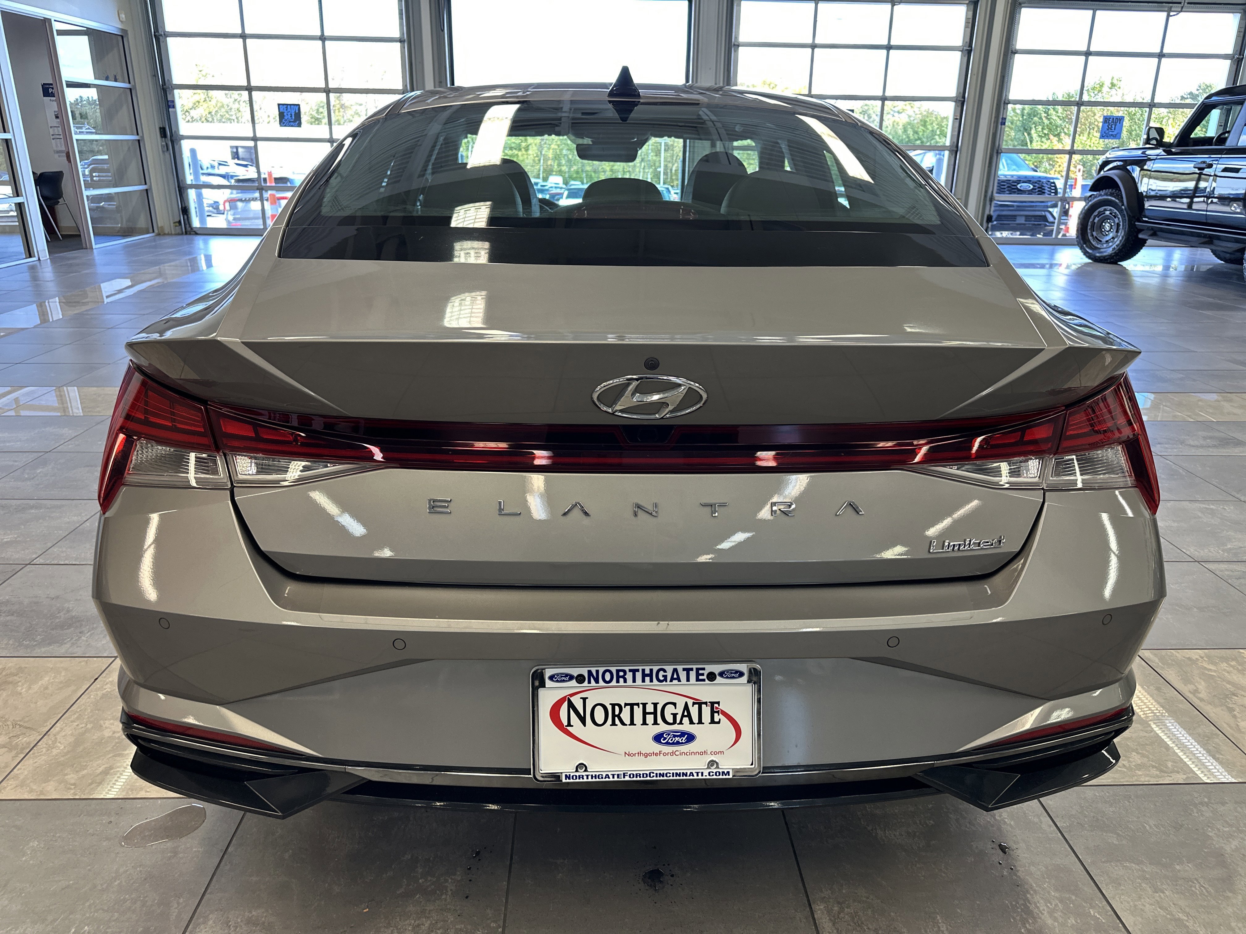 Used 2021 Hyundai Elantra Limited image 4