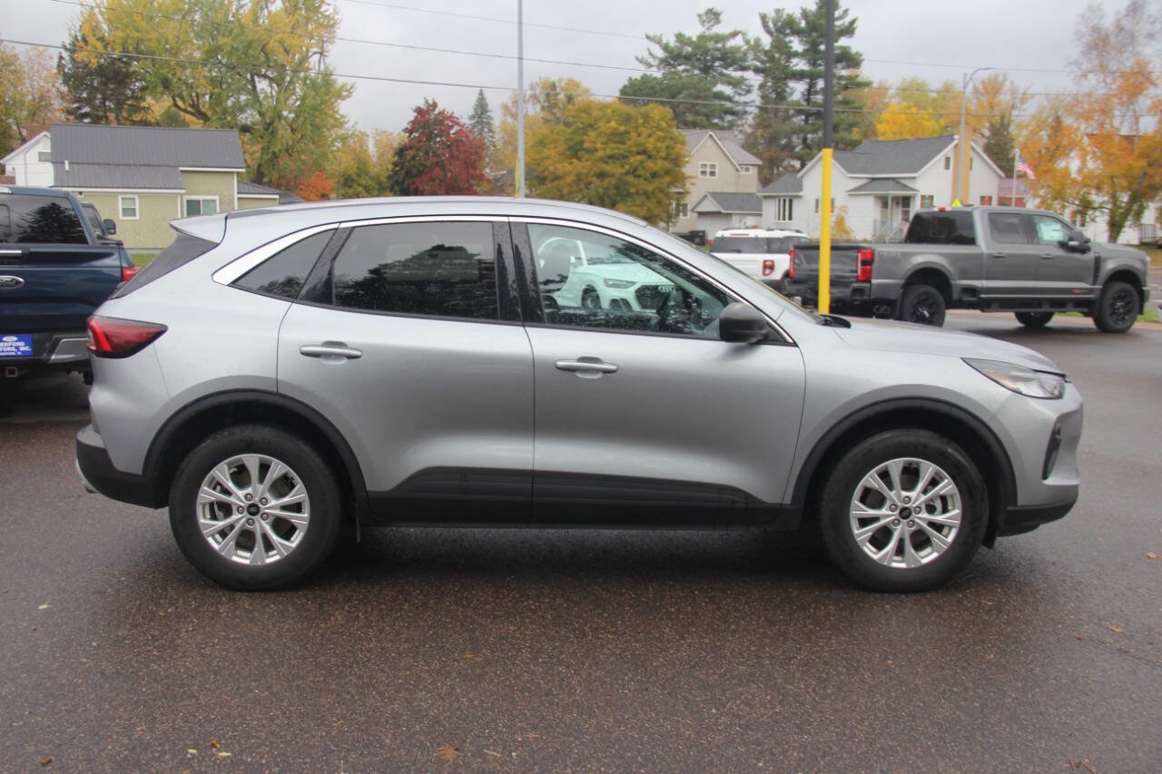 Certified 2024 Ford Escape Active image 3