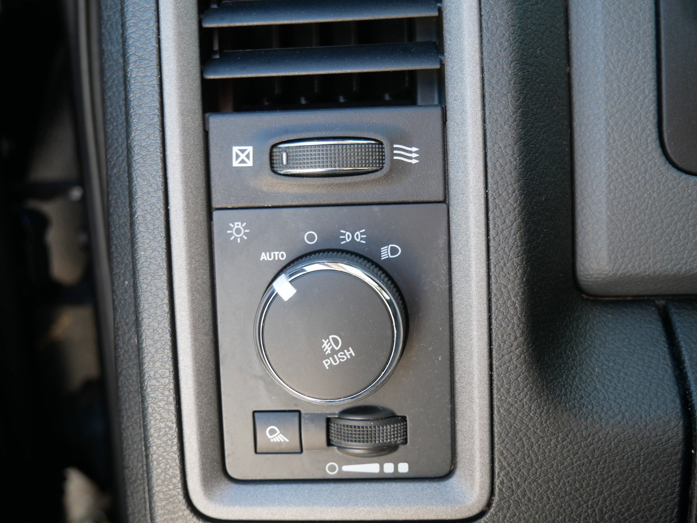 Used 2019 RAM 1500 Express w/ Express Value Package image 26