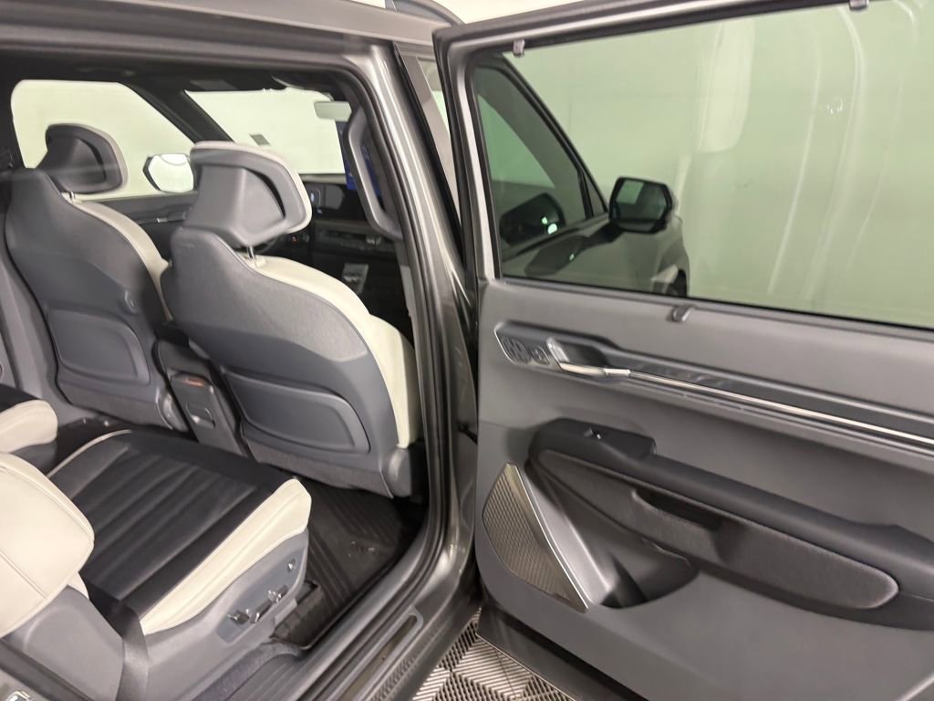 Used 2025 Kia EV9 GT-Line image 34