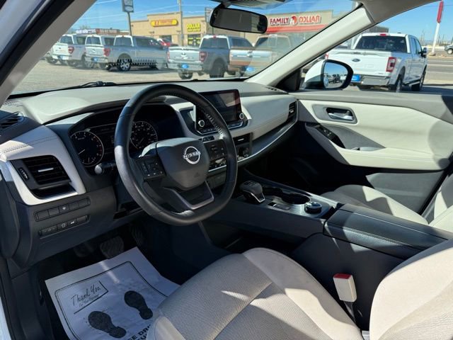 Used 2025 Nissan Rogue SV AWD/4WD image 11