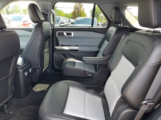 Certified 2023 Ford Explorer XLT w/ Equipment Group 202A AWD/4WD image 24
