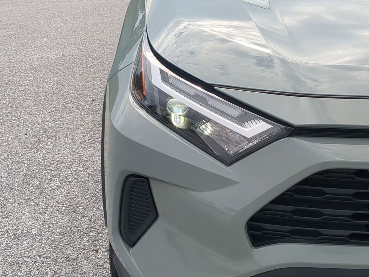 Used 2022 Toyota RAV4 XLE FWD image 8