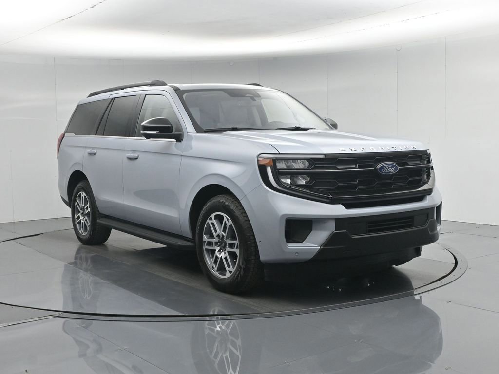 Certified 2025 Ford Expedition Active AWD/4WD image 5