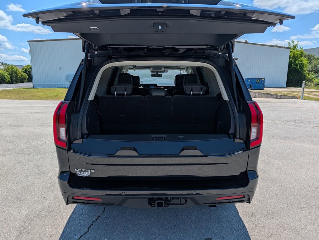 Certified 2025 Ford Expedition Active RWD image 30