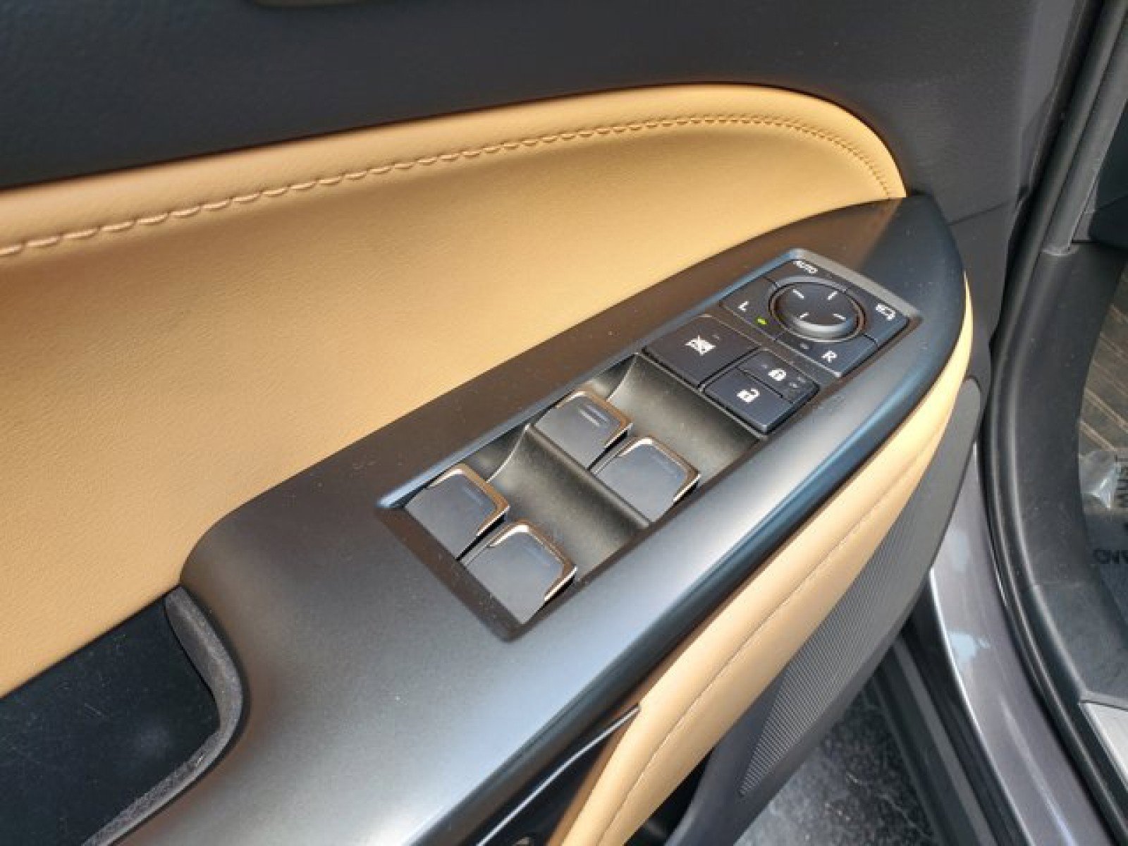 Used 2024 Lexus NX 250 FWD image 15