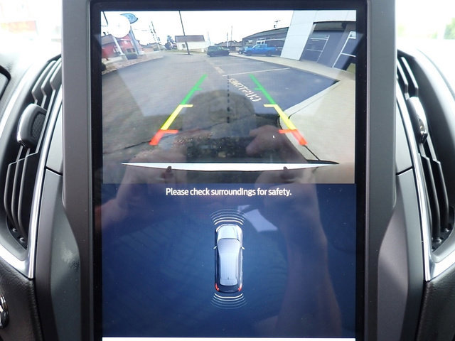 Certified 2024 Ford Edge Titanium image 23