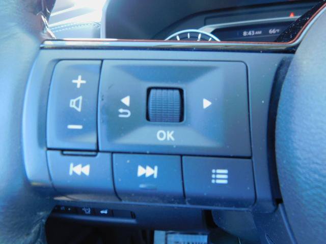 Used 2023 Nissan Rogue SL AWD/4WD image 17