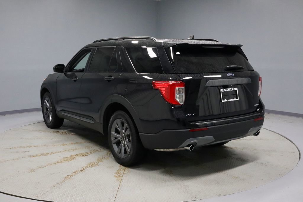 Certified 2024 Ford Explorer XLT w/ Equipment Group 202A AWD/4WD image 9