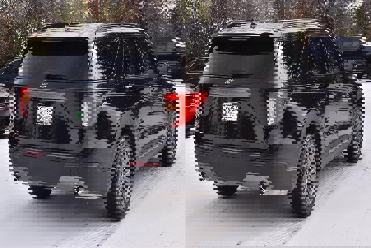 Certified 2023 Ford Explorer XLT w/ Equipment Group 202A image 8