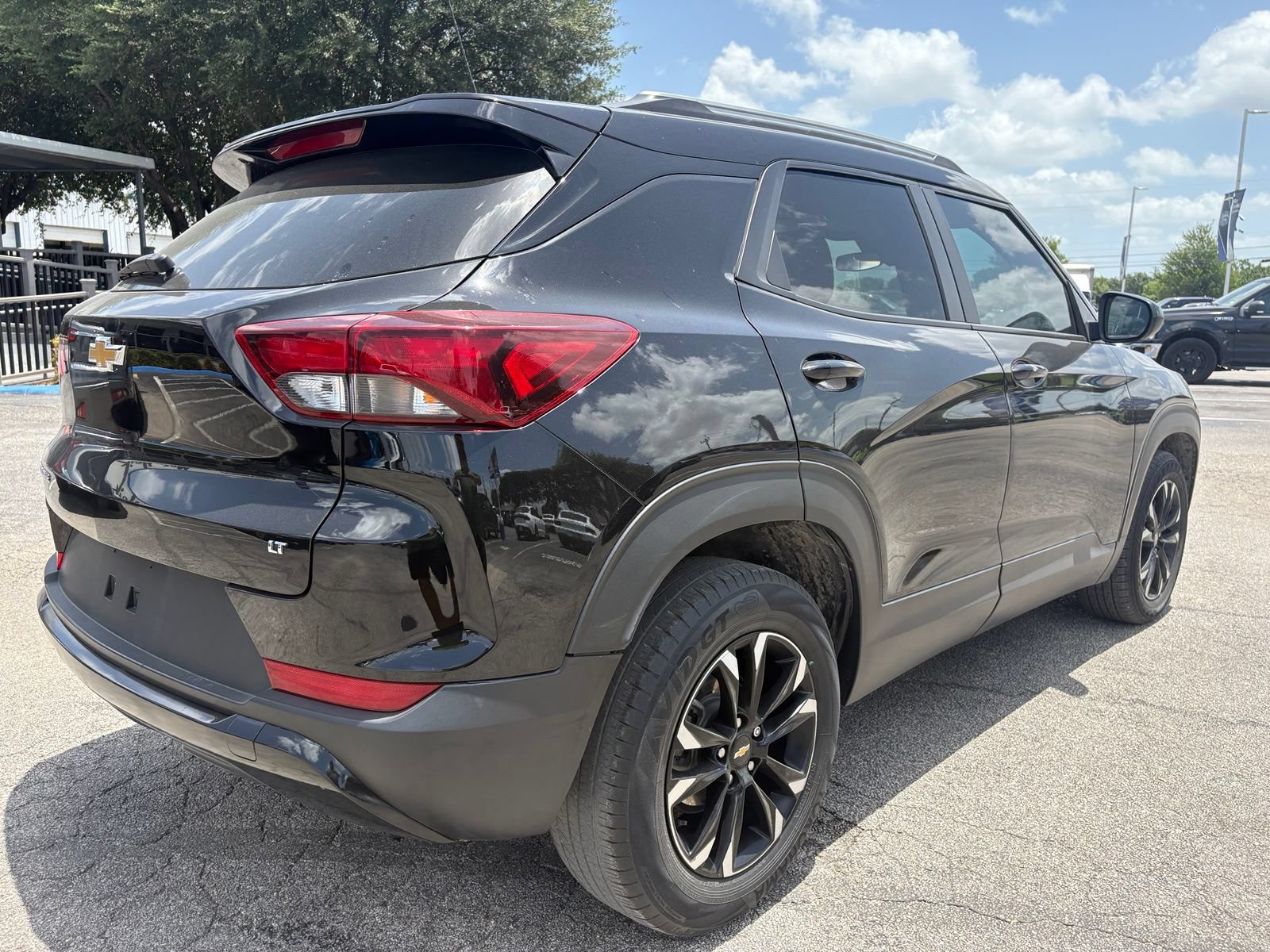 Used 2022 Chevrolet TrailBlazer LT FWD image 5