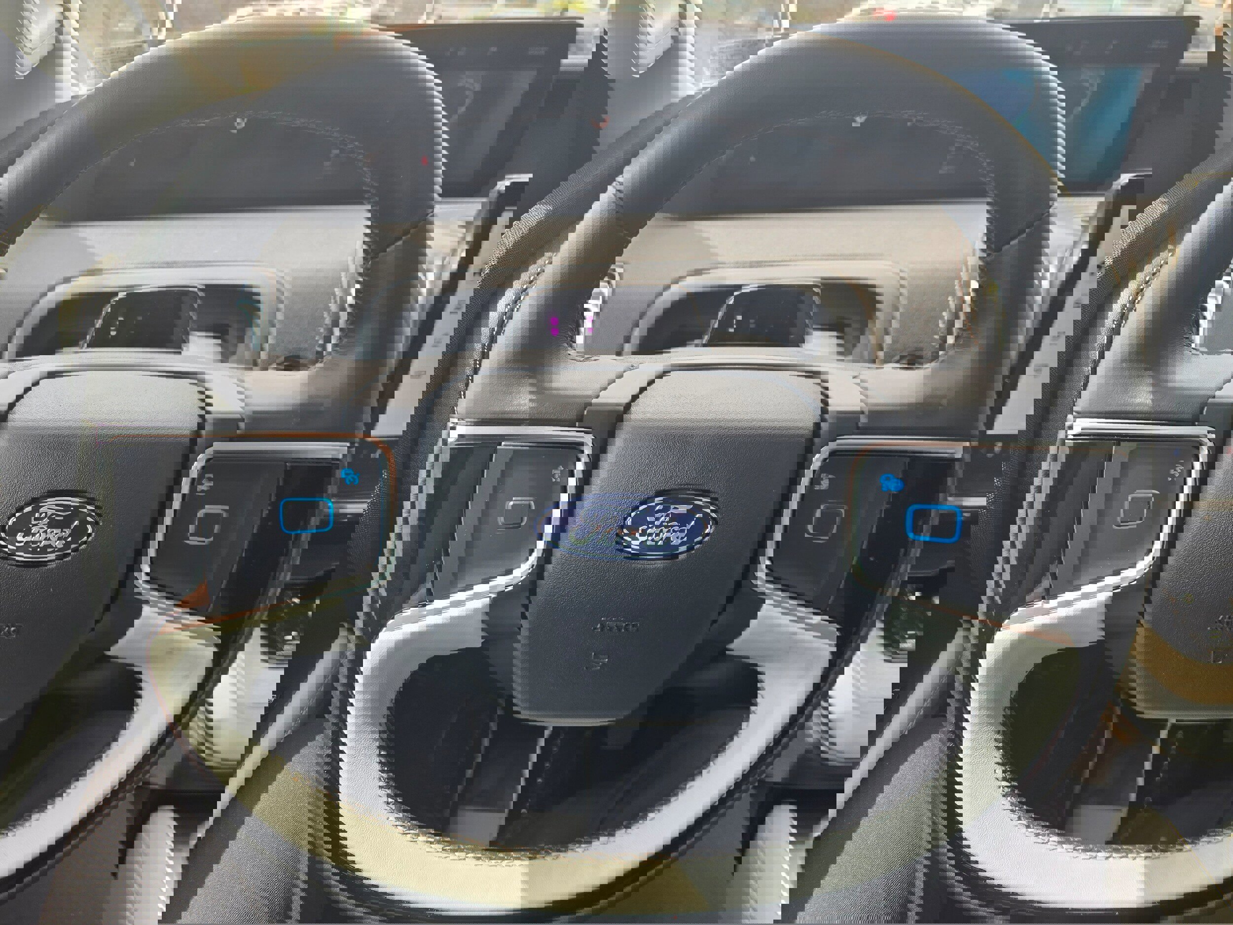 Certified 2025 Ford Expedition Platinum image 17