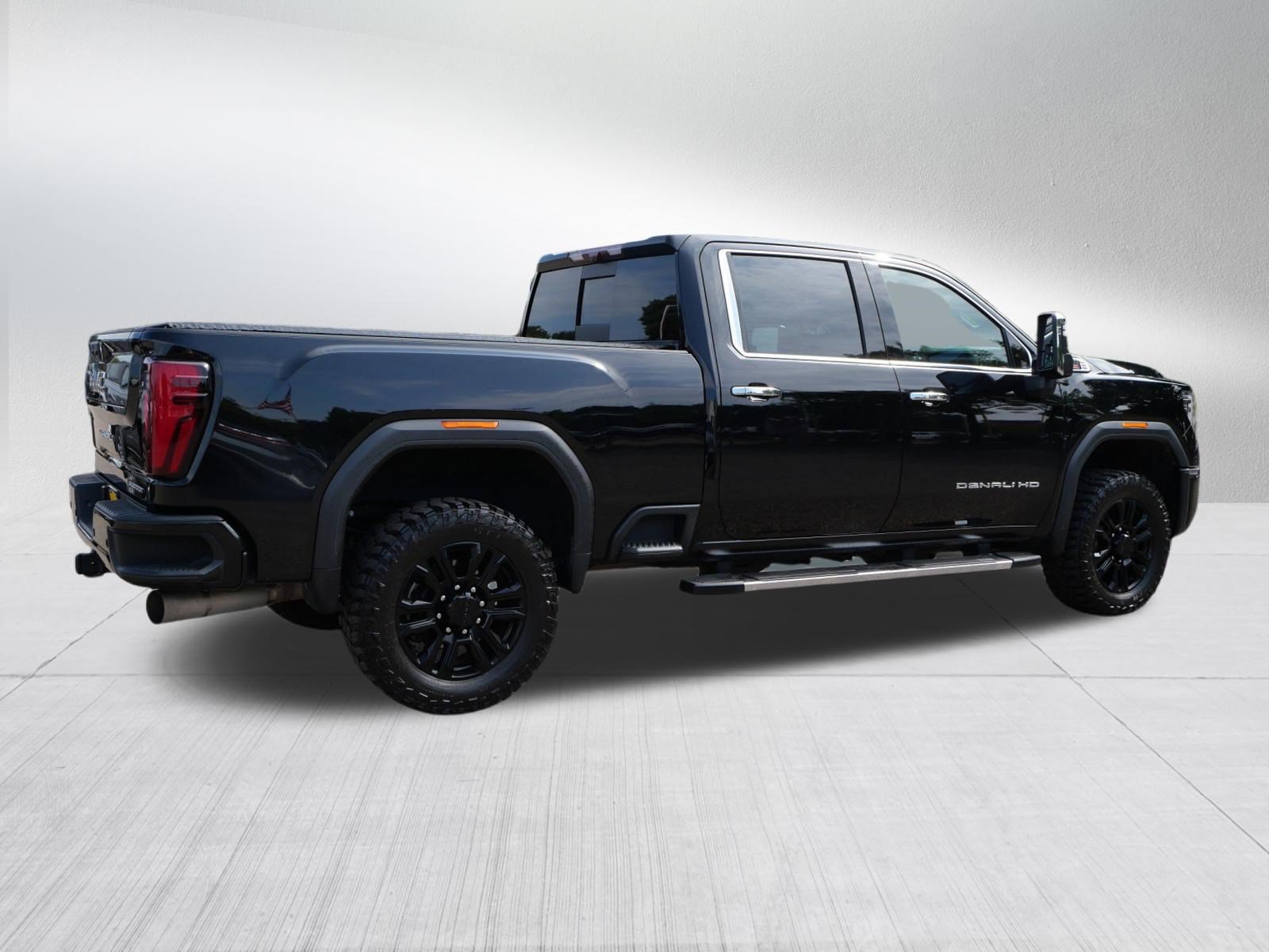 Used 2024 GMC Sierra 2500 Denali w/ Denali Reserve Package AWD/4WD image 7