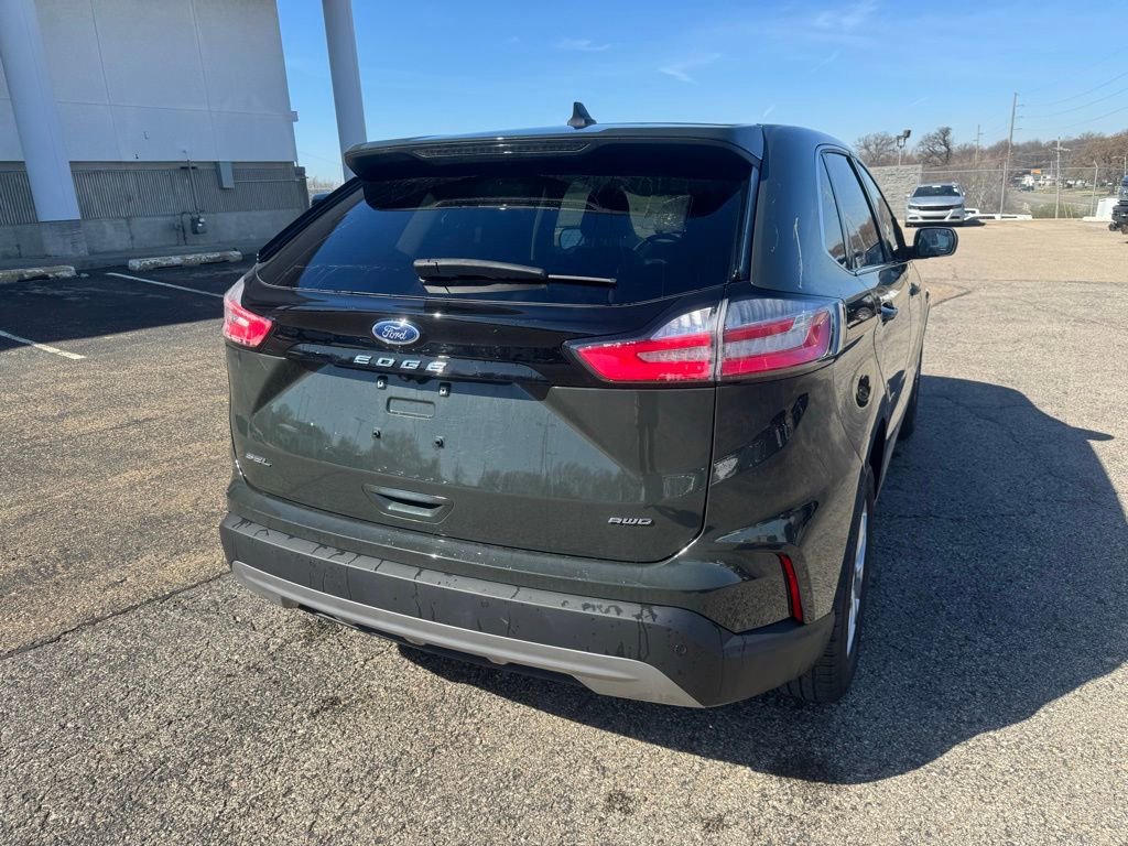 Certified 2024 Ford Edge SEL w/ Convenience Package image 5