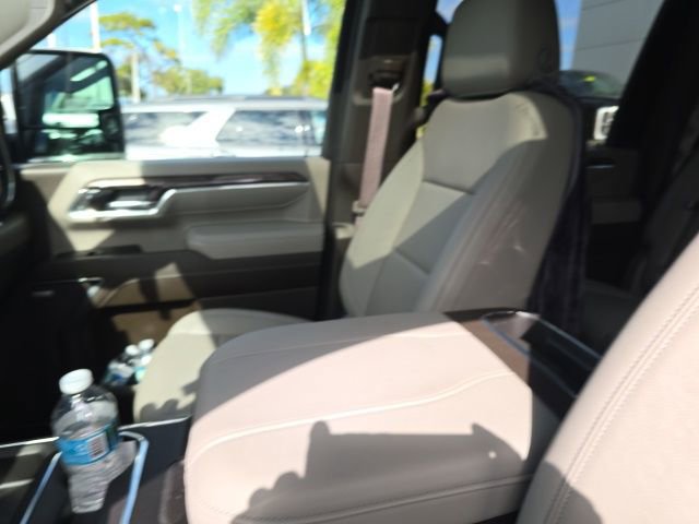 Used 2025 Chevrolet Silverado 2500 LTZ w/ LTZ Premium Package image 10