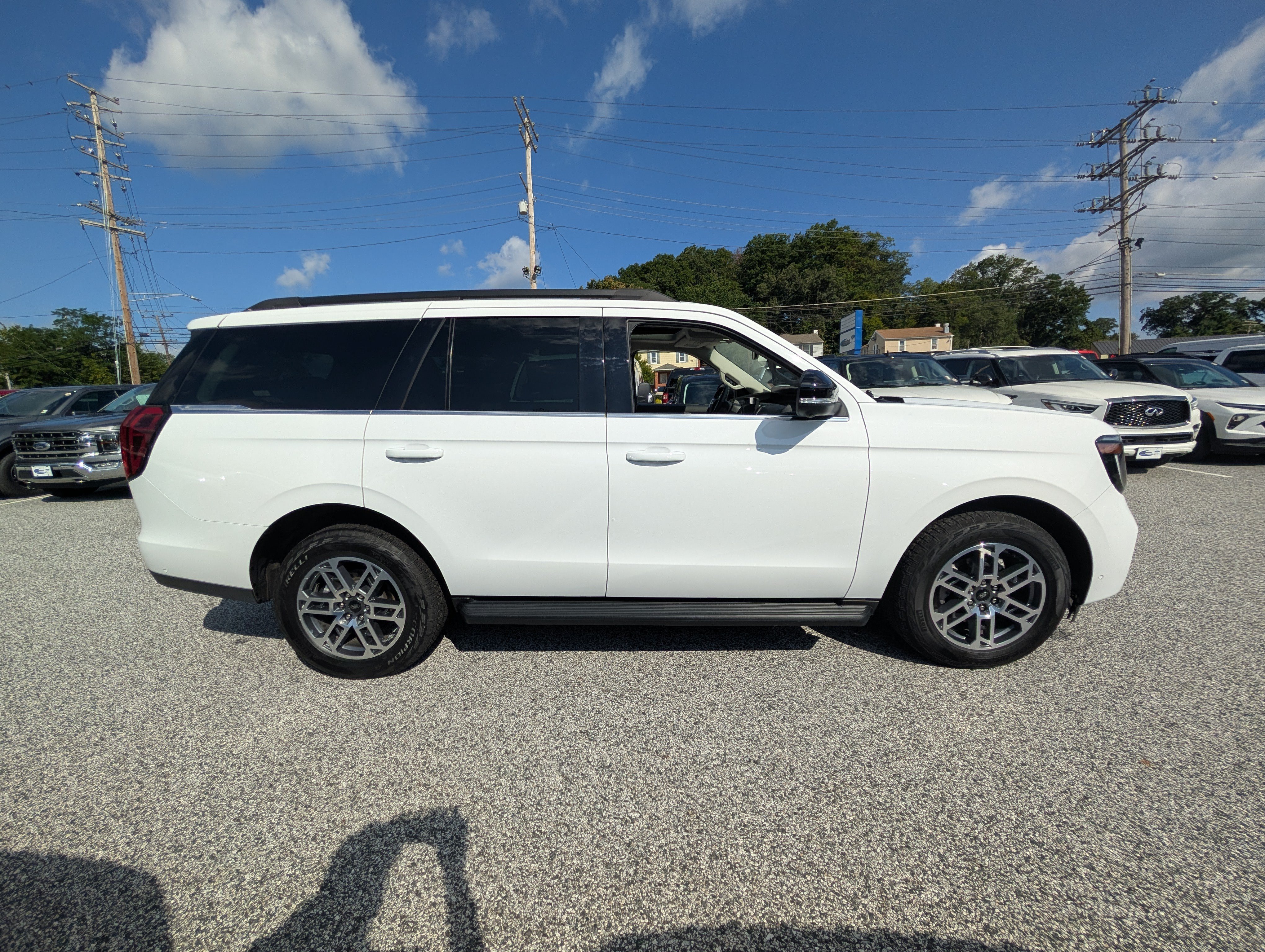 Certified 2025 Ford Expedition Active AWD/4WD image 8