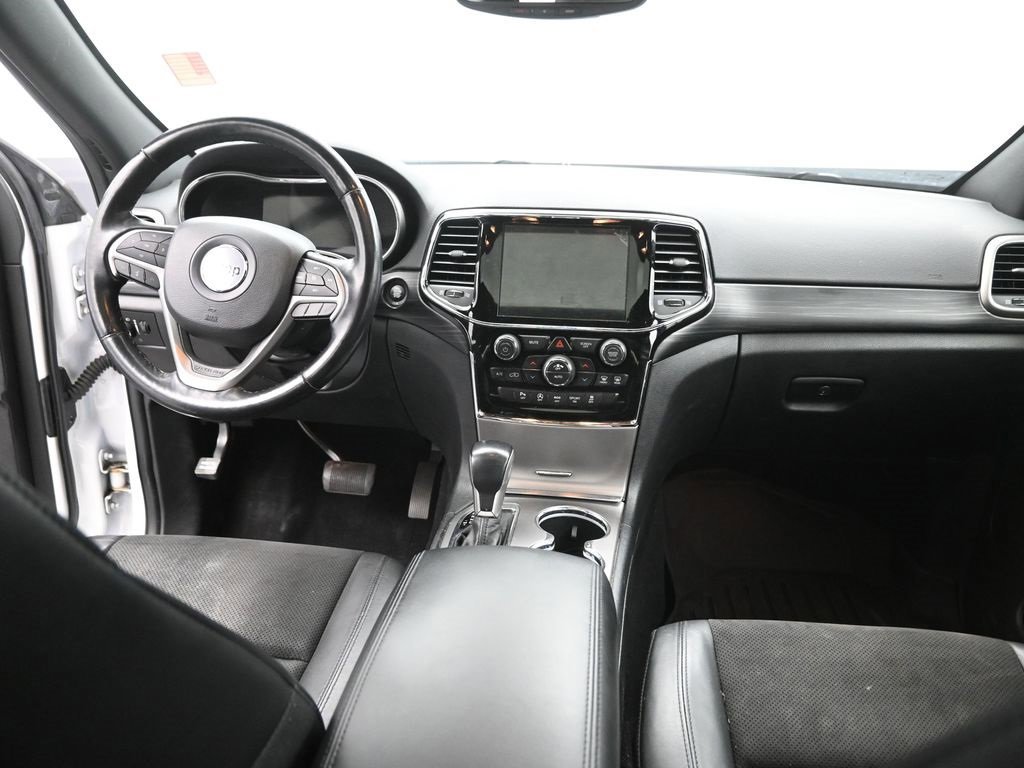 Used 2020 Jeep Grand Cherokee Altitude image 21