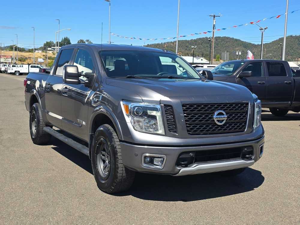 Used 2017 Nissan Titan PRO-4X AWD/4WD image 7