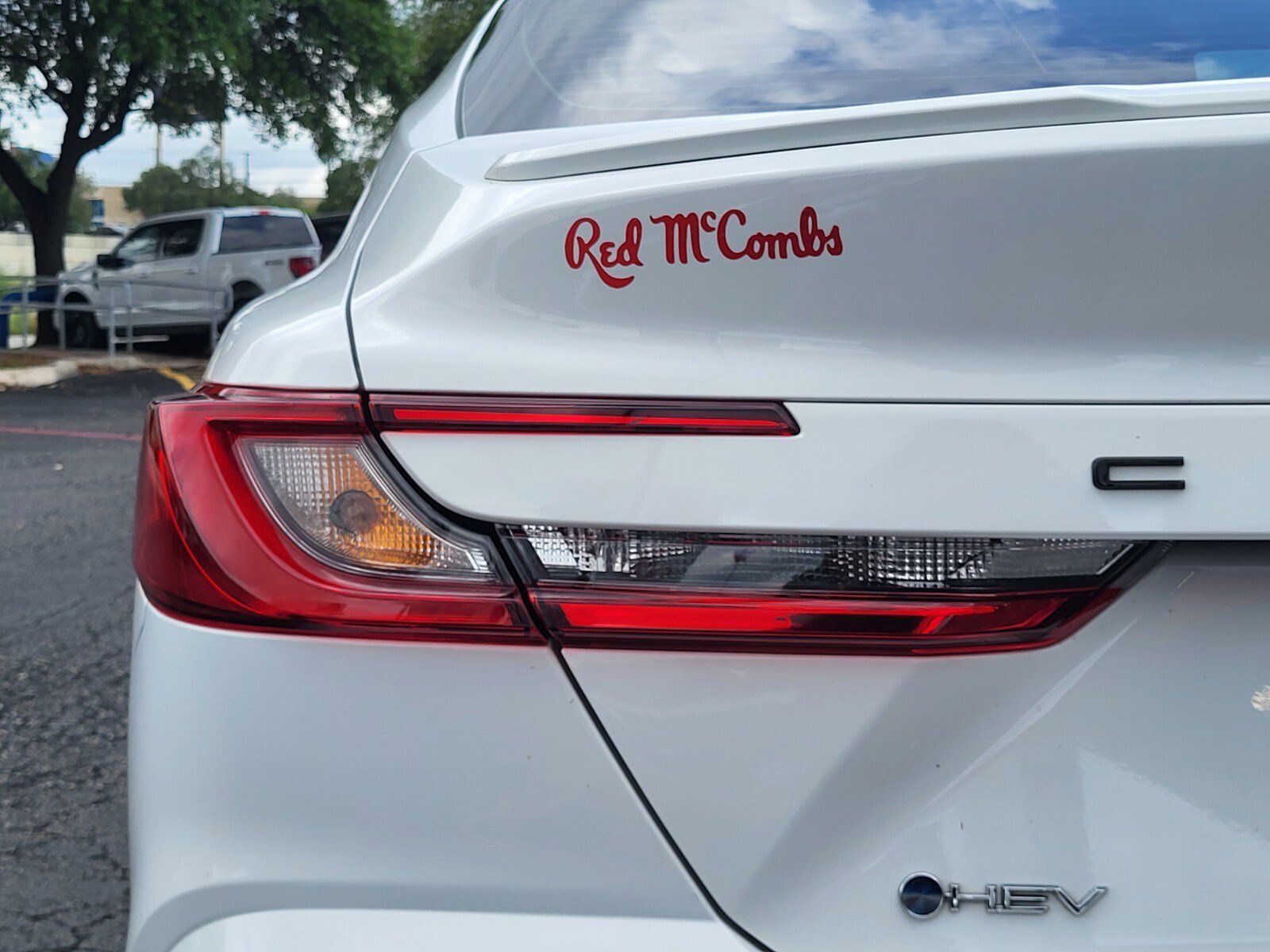 Used 2025 Toyota Camry SE FWD image 11