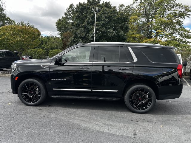 Used 2023 GMC Yukon SLT w/ SLT Premium Package AWD/4WD image 8