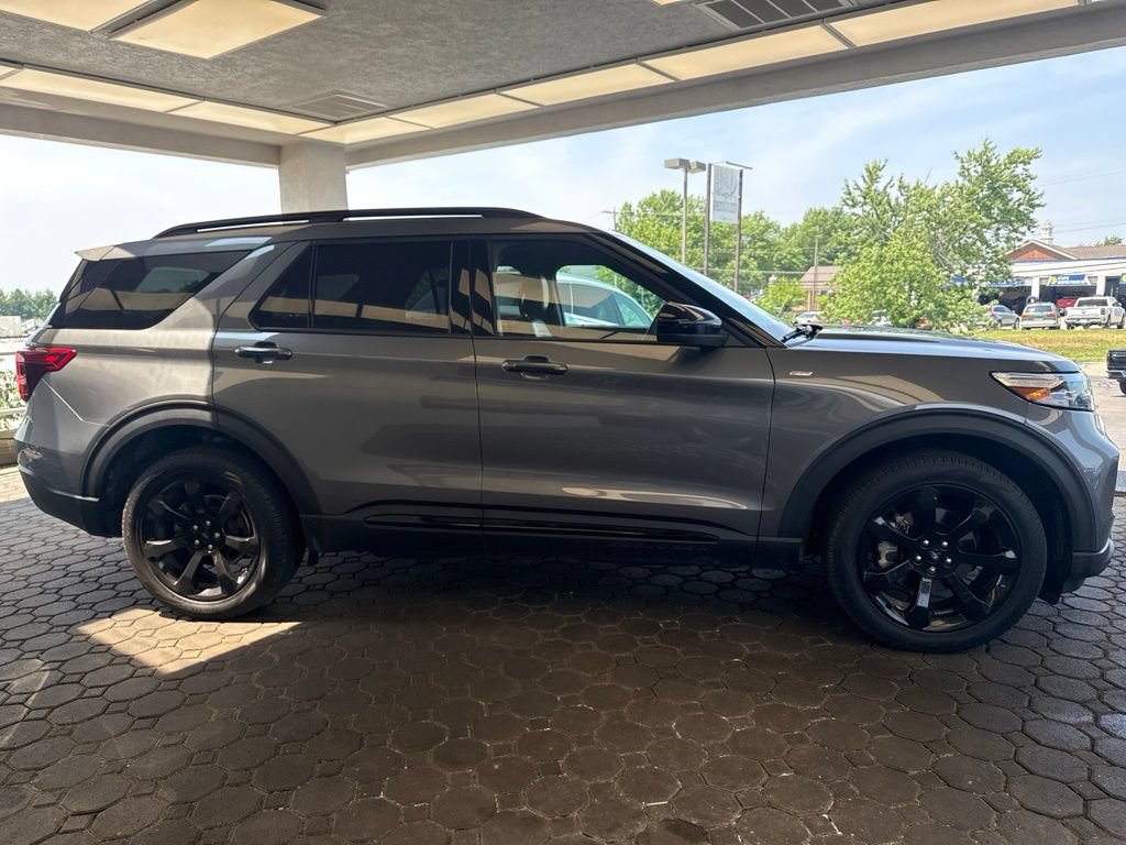 Certified 2023 Ford Explorer ST-Line w/ Class IV Trailer Tow Package AWD/4WD image 5