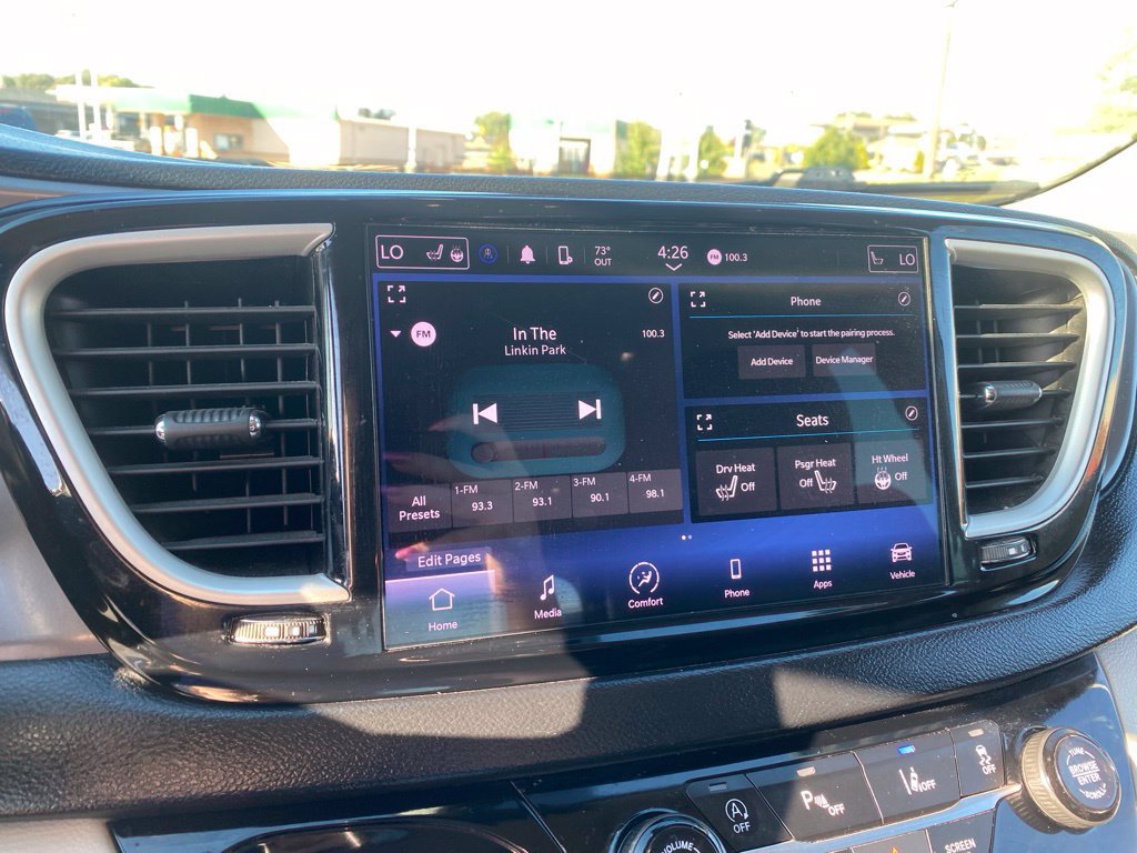 Used 2022 Chrysler Pacifica Touring-L FWD image 22