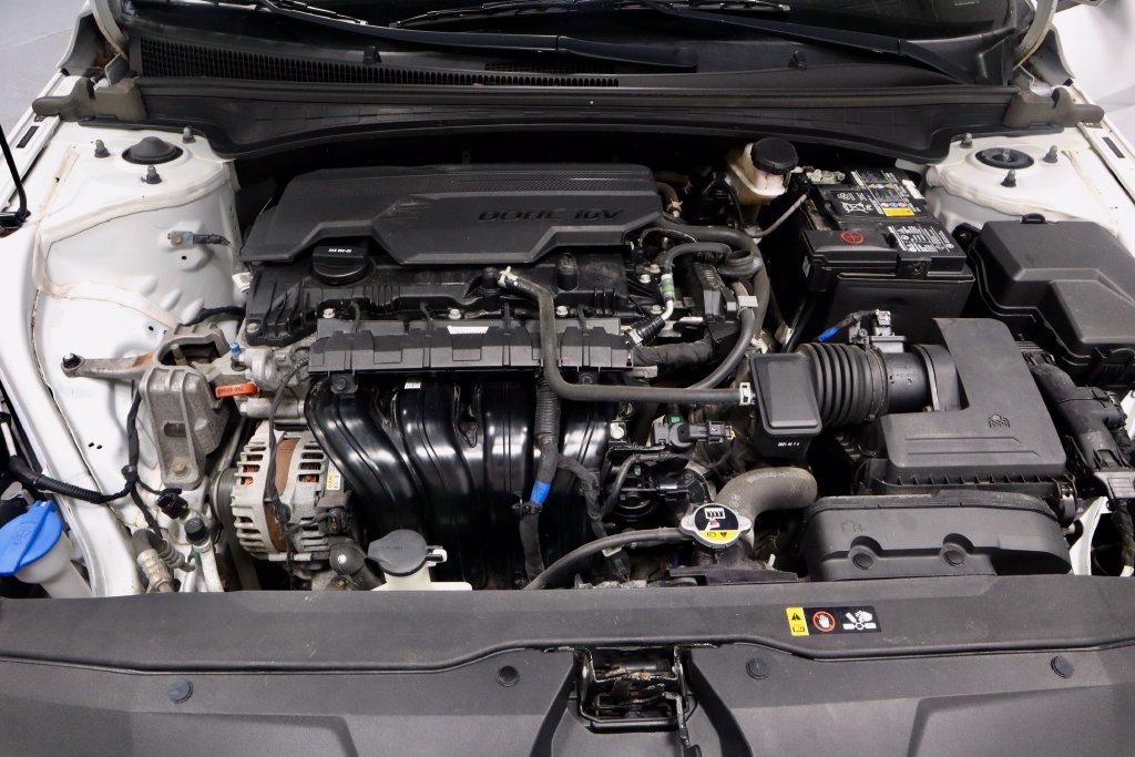 Used 2022 Hyundai Elantra SEL FWD image 15