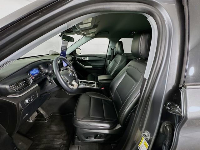 Certified 2022 Ford Explorer XLT w/ Equipment Group 202A image 28