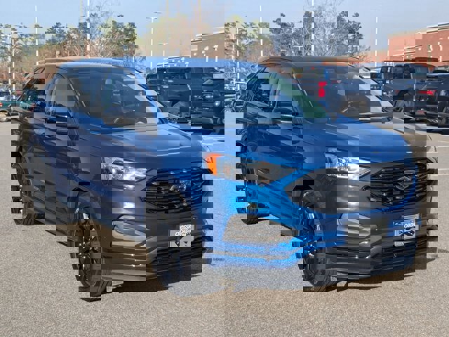 Certified 2023 Ford Edge SE w/ Black Appearance Package image 1