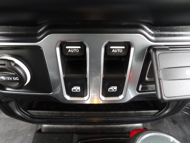 Used 2019 Jeep Wrangler Sport S image 17