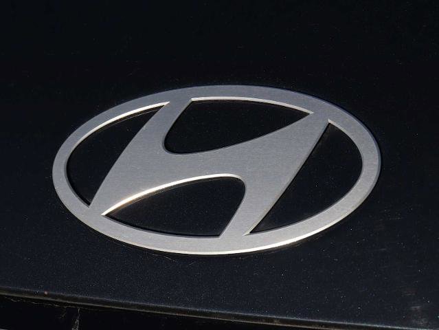 Used 2025 Hyundai Kona SEL image 11