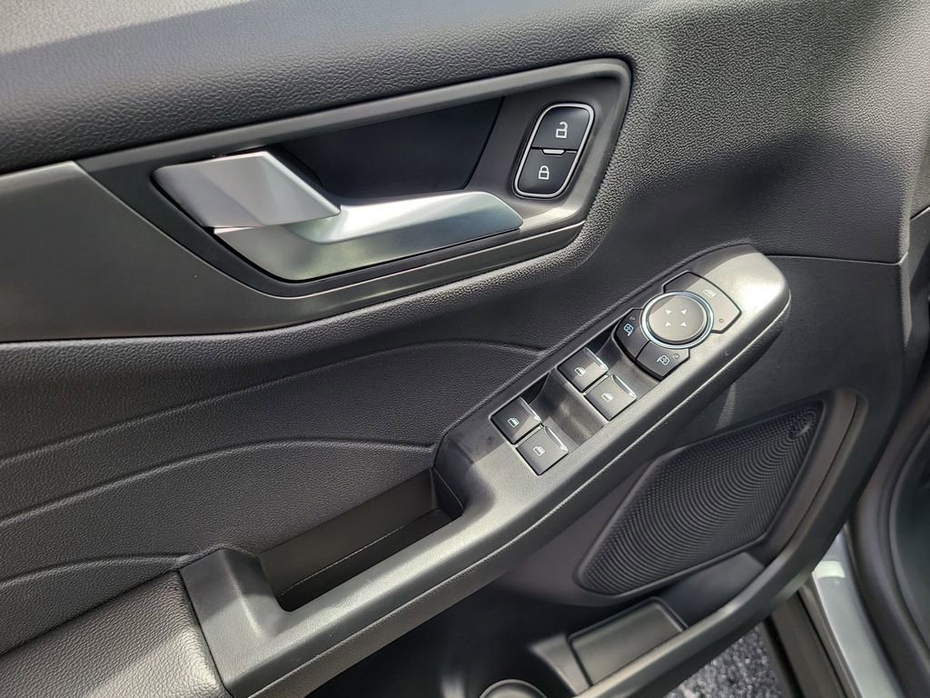 Certified 2026 Ford Escape SE image 15